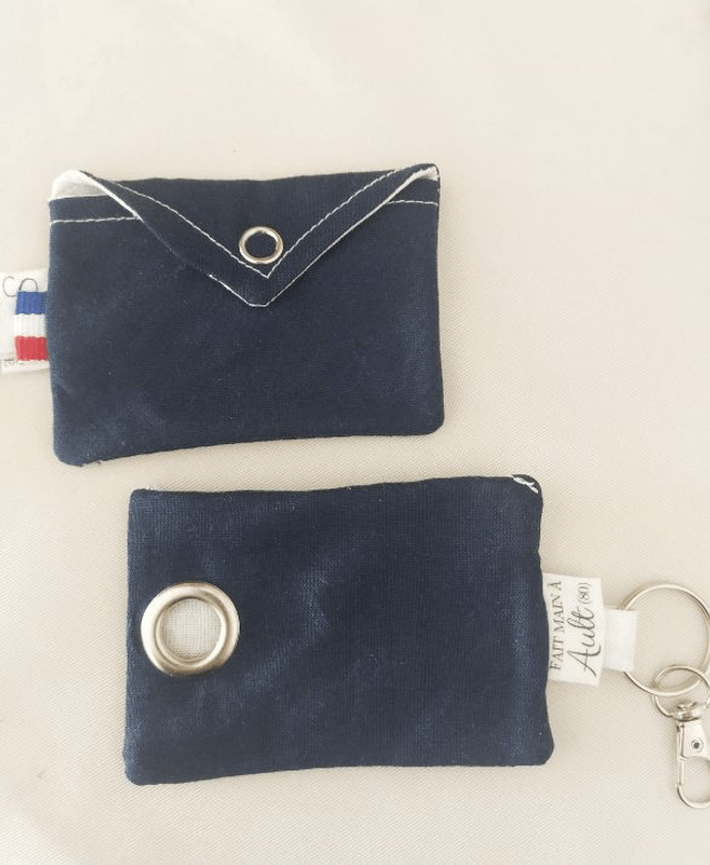 Distributeur de sacs à crottes de chien