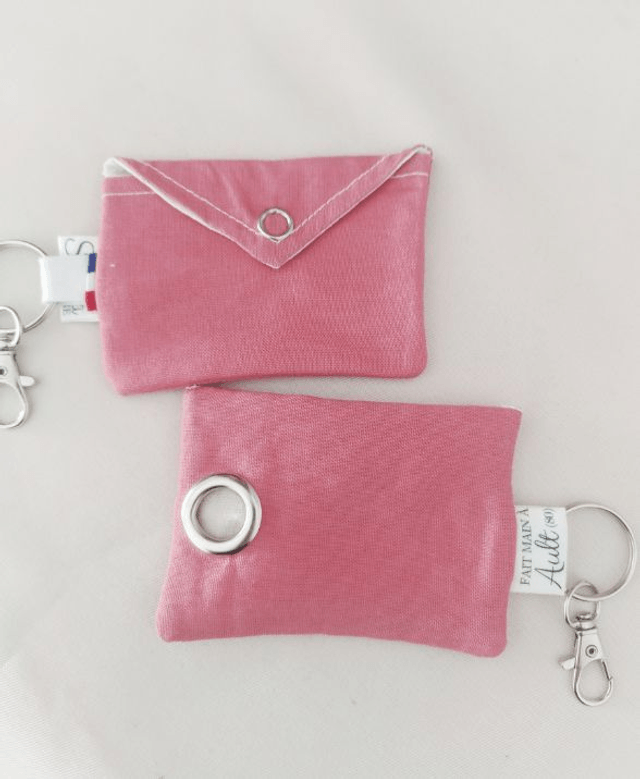 Distributeur de sacs à crottes de chien