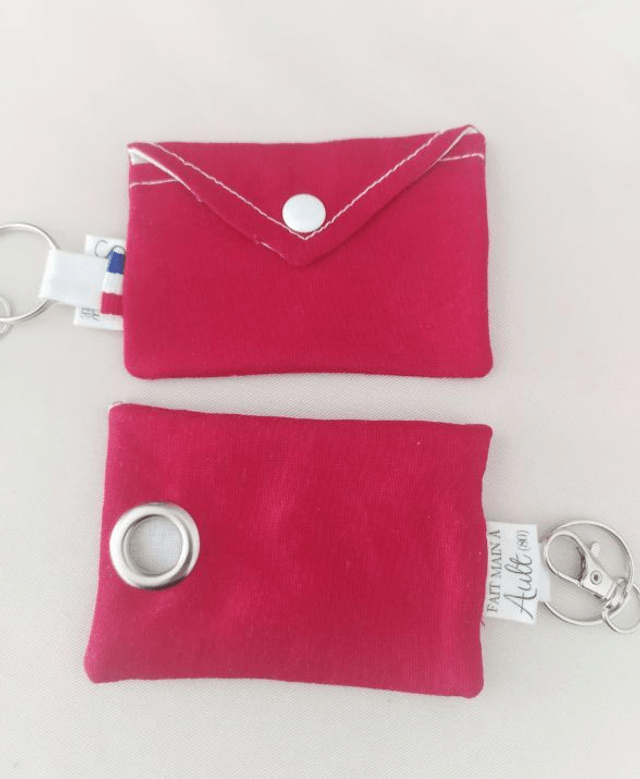 Distributeur de sacs à crottes de chien
